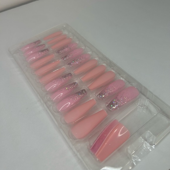 Baby Pink Presd On Nails - Picture 3 of 3